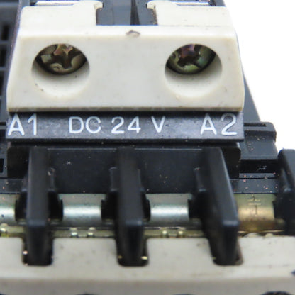 Fuji SC-0/G 4GC0F0#10 Magnetic Contactor 600V 5Hp 24VDC Coil
