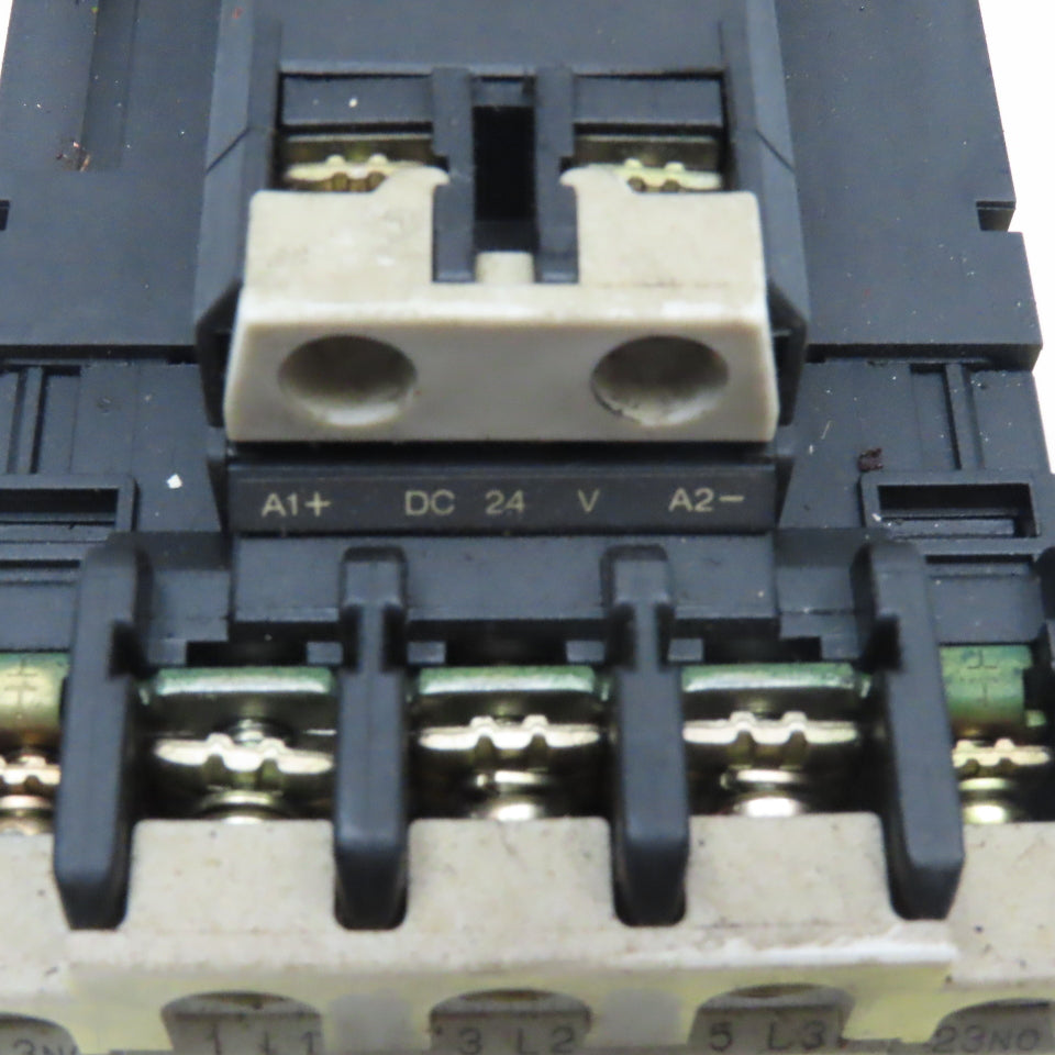 Fuji SJ-1SG Magnetic Contactor 440V 4kW TR-5-1N/3 5-8A Overload 24VDC Coil