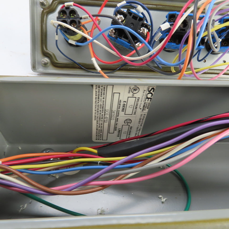 Saginaw 4-Button Operator Enclosure W/(3) Momentary Contact (1) E-Stop 24V