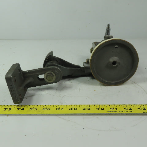 Durrant Cutler Hammer 39700 Shaft Encoder .060 Pulses Per Rev W/Swing Arm