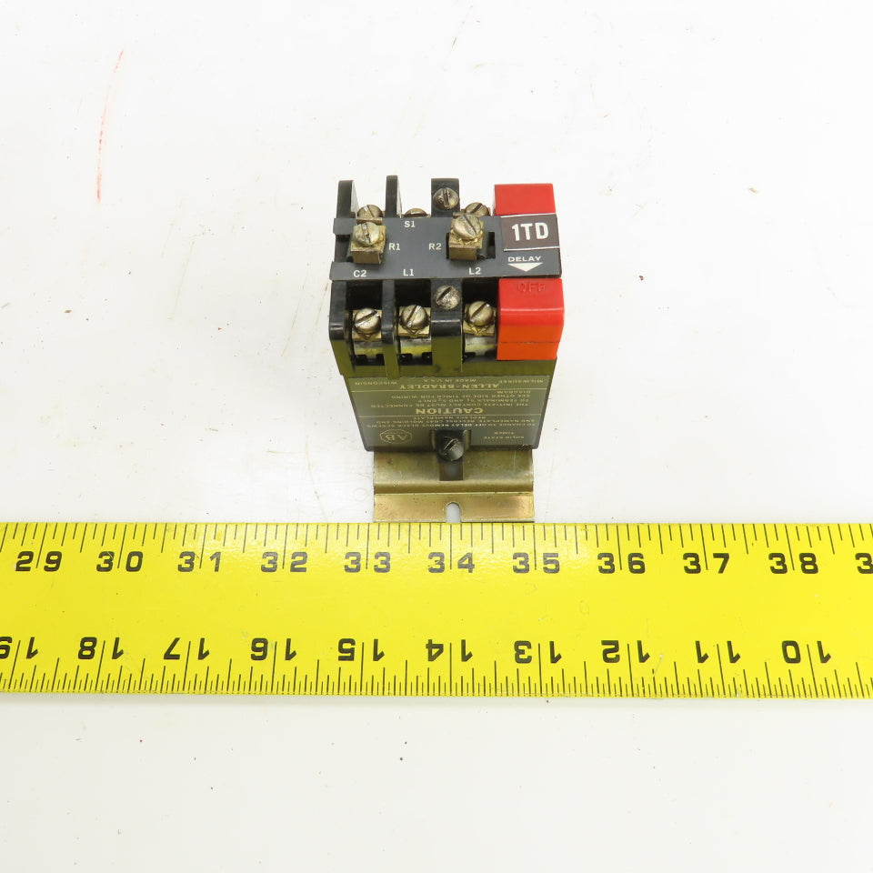 Allen Bradley 852S-A Ser F Solid State Timer Module 120V Line 300V Max Output