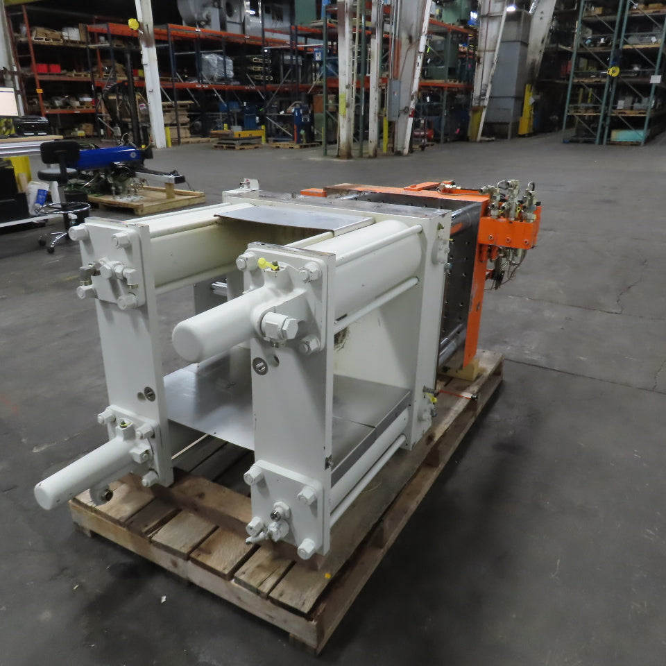 Krauss Maffei KM 150-390-55C2 4-Post Injection Molding Platen Assembly 150 Ton
