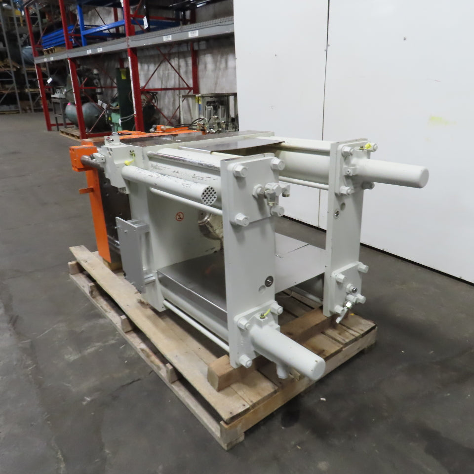 Krauss Maffei KM 150-390-55C2 4-Post Injection Molding Platen Assembly 150 Ton