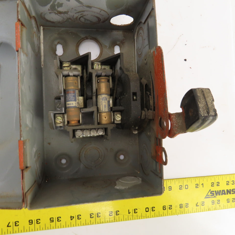 Square D D-221N 30A Fusible Safety Disconnect Switch 240VAC 1-1/2 To 7-1/2HP