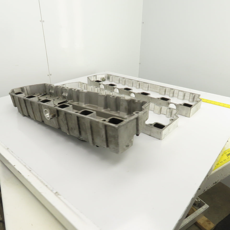International 1830625C1 Engine Valve Cover