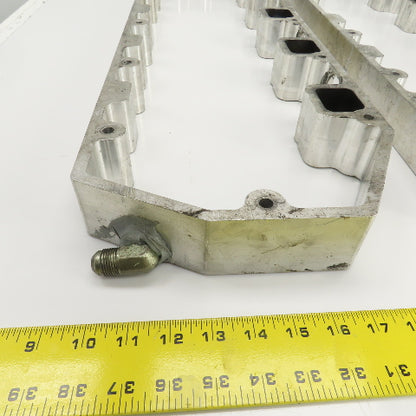 International 1830625C1 Engine Valve Cover