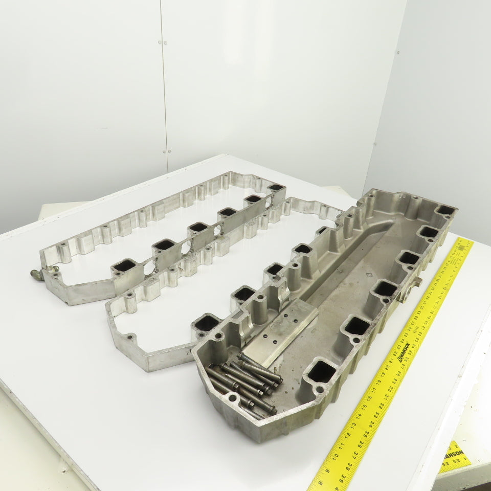 International 1830625C1 Engine Valve Cover