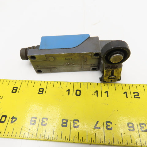 Matsushita AZ8014 5A 250V VL Mini Limit Switch Lot Of 2