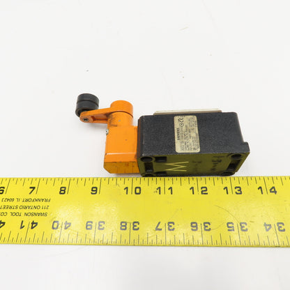 Siemens 3SE2 120-1GW00-0AA2 230V Snap Action Cam Roller Limit Switch