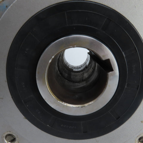Nord SK 9042.1AZ IEC100 47.67:1 Gear Box Speed Reducer 6867 lb-in Torq. Pos.M4