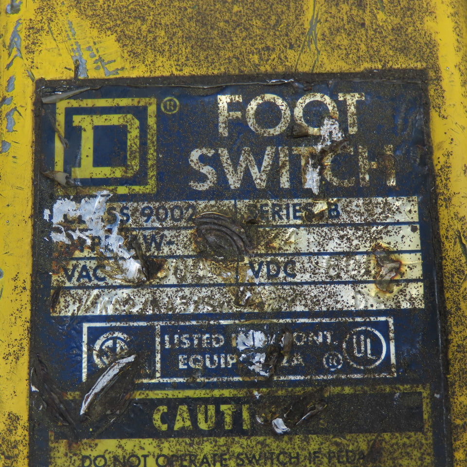 Square D 9002-AW124 600V AC/DC Foot Pedal Operator Fully Shielded