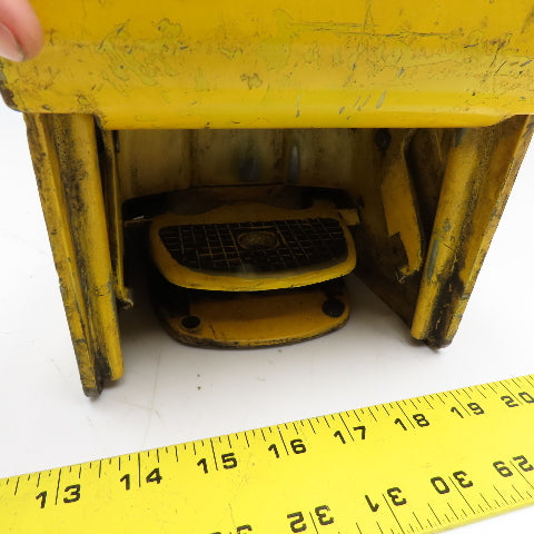 Square D 9002-AW124 600V AC/DC Foot Pedal Operator Fully Shielded