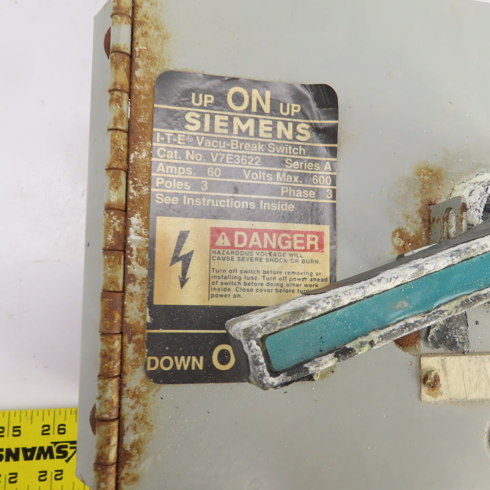 Siemens V7E3622 I-T-E Vaccu-Break Ser A 60A Fusible Panelboard Switch 600V 3PH