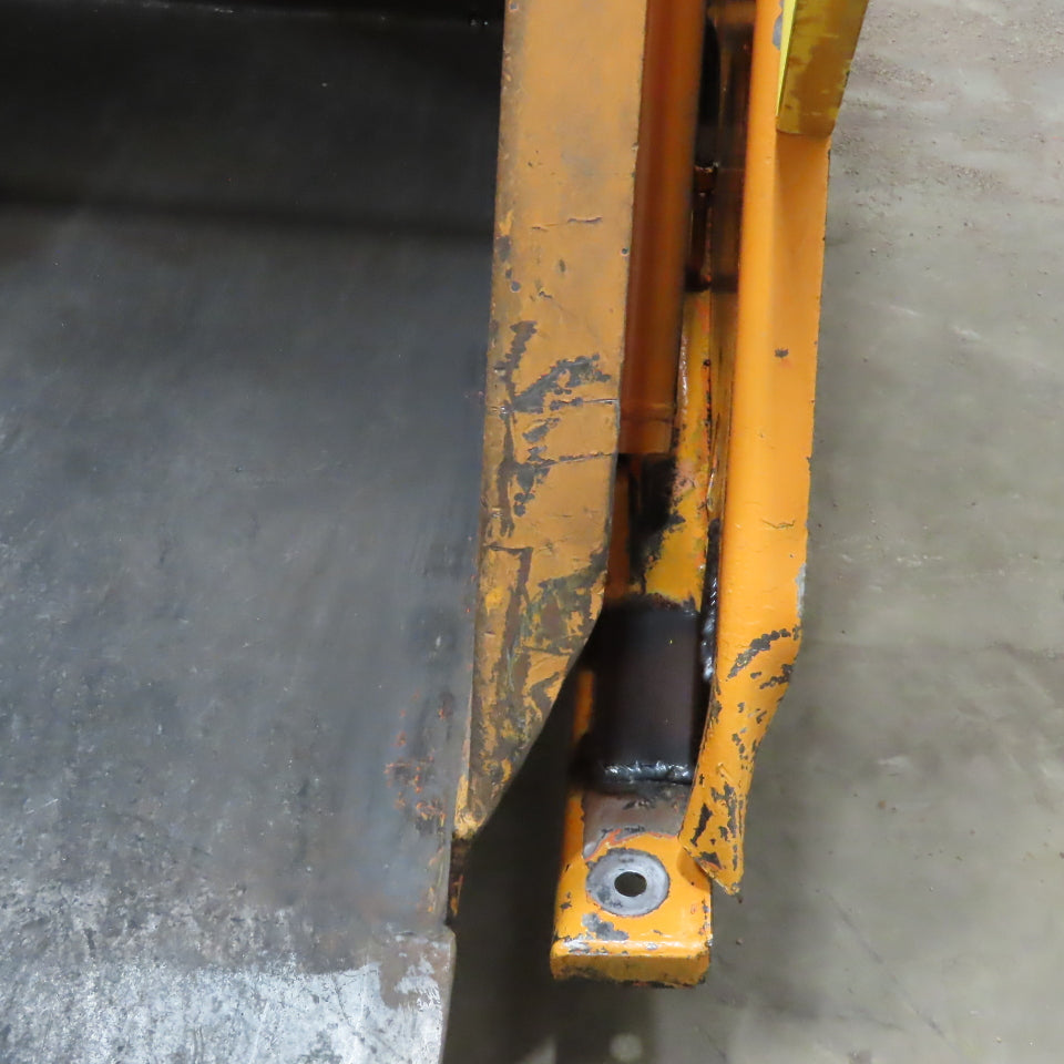 Tubar D-6603 38" x 54" Deep Hydraulic Box Crate Bulk Material Tote Dumper 440V