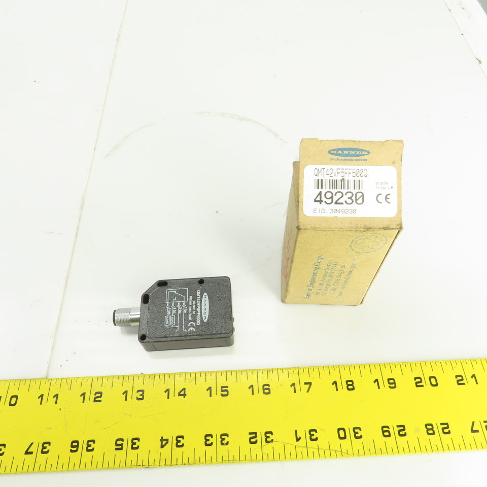 Banner QMT42VP6FF500Q Photoelectric Sensor 10-30V DC