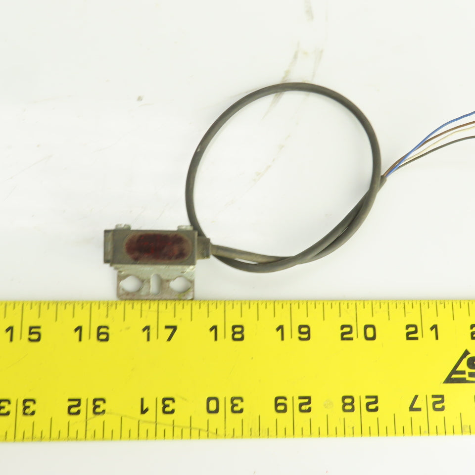 Siemens 3RG7401-0CH61 Retro Reflective Sensor W/Mounting Brackets