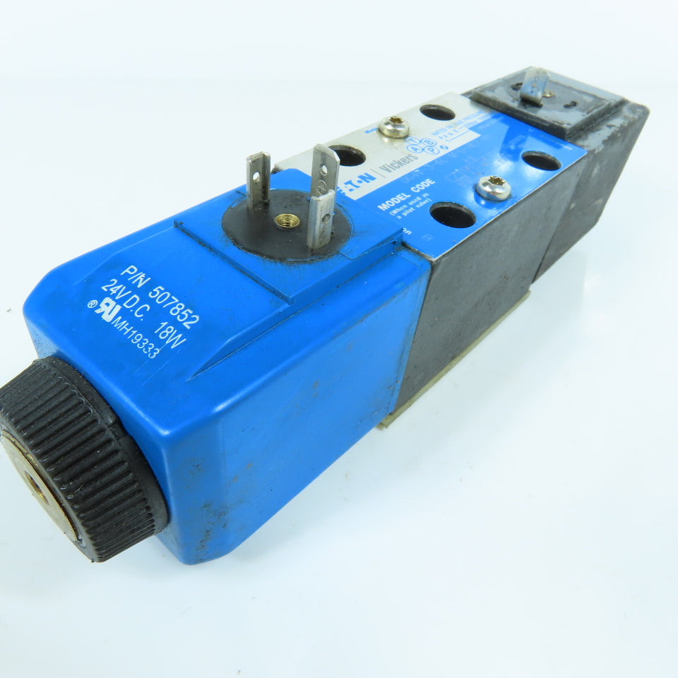 Eaton Vickers DG4V-3-6C-M-U-HL7-60 Directional Control Double Solenoid Valve