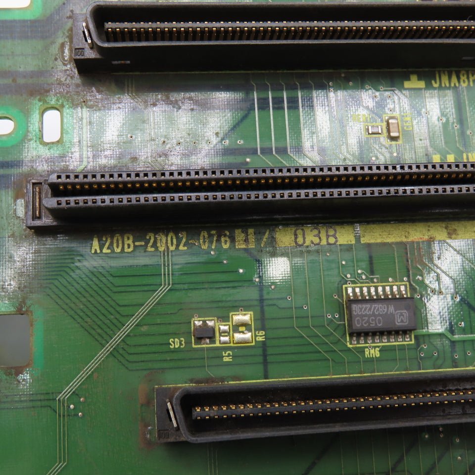 Fanuc A20B-2002-0761/03B Motherboard Chassis 4 Slot Back Plane