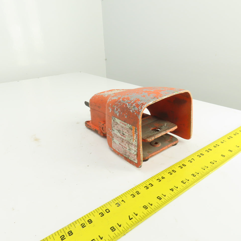 Hercules 511-B4 Linemaster Foot Pedal Operator Switch 15A 125-250 VAC