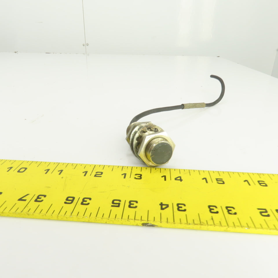 Balluff BN3-1804-Y-J Threaded Barrel Photoelectric Sensor