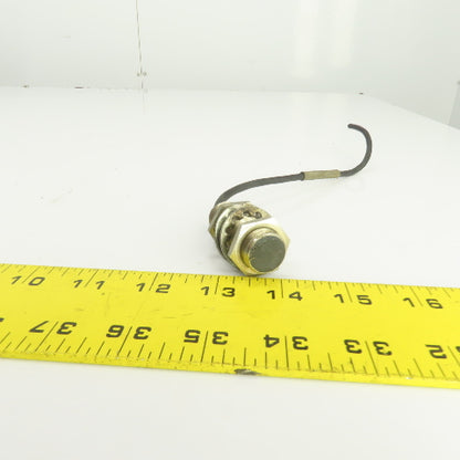 Balluff BN3-1804-Y-J Threaded Barrel Photoelectric Sensor
