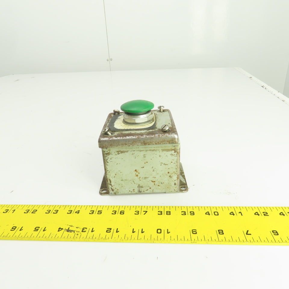 Allen Bradley 800T-D Momentary Contact Green Push Button Switch 600V W/Enclosure