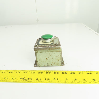 Allen Bradley 800T-D Momentary Contact Green Push Button Switch 600V W/Enclosure