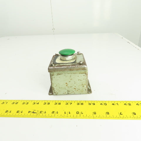 Allen Bradley 800T-D Momentary Contact Green Push Button Switch 600V W/Enclosure
