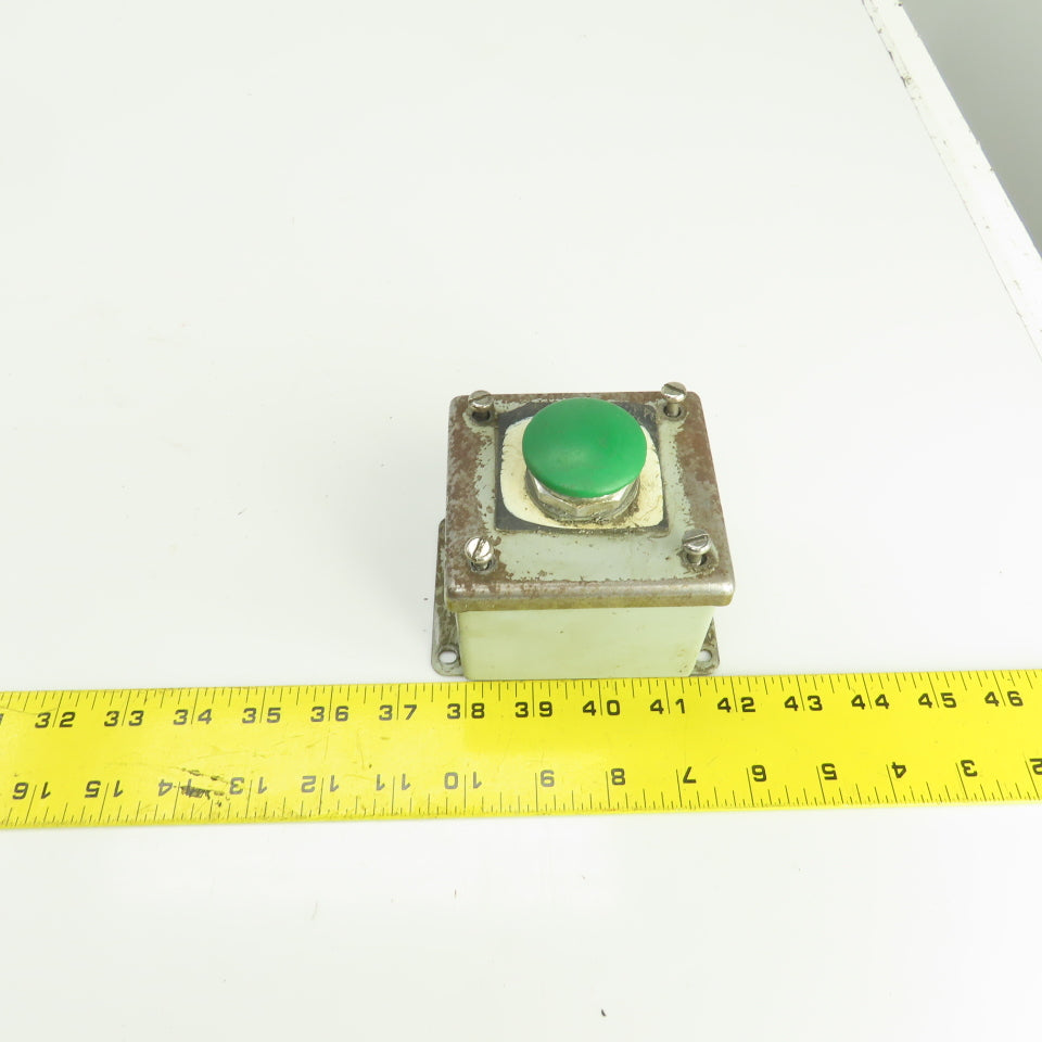 Allen Bradley 800T-D Momentary Contact Green Push Button Switch 600V W/Enclosure