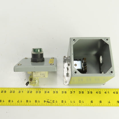 Square D 9001 KM35 24-28V Illuminated Green Switch Button W/Enclosure