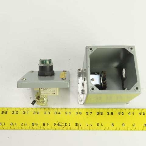 Square D 9001 KM35 24-28V Illuminated Green Switch Button W/Enclosure