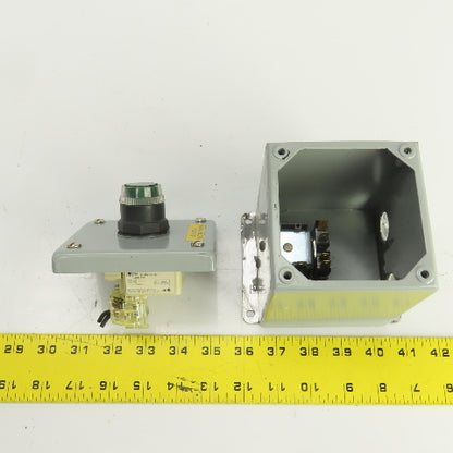 Square D 9001 KM35 24-28V Illuminated Green Switch Button W/Enclosure