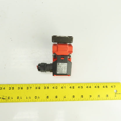 Allen Bradley 802F-S62P2 Ser A Safety Interlock Switch 10A 500V AC W/Key & Mount