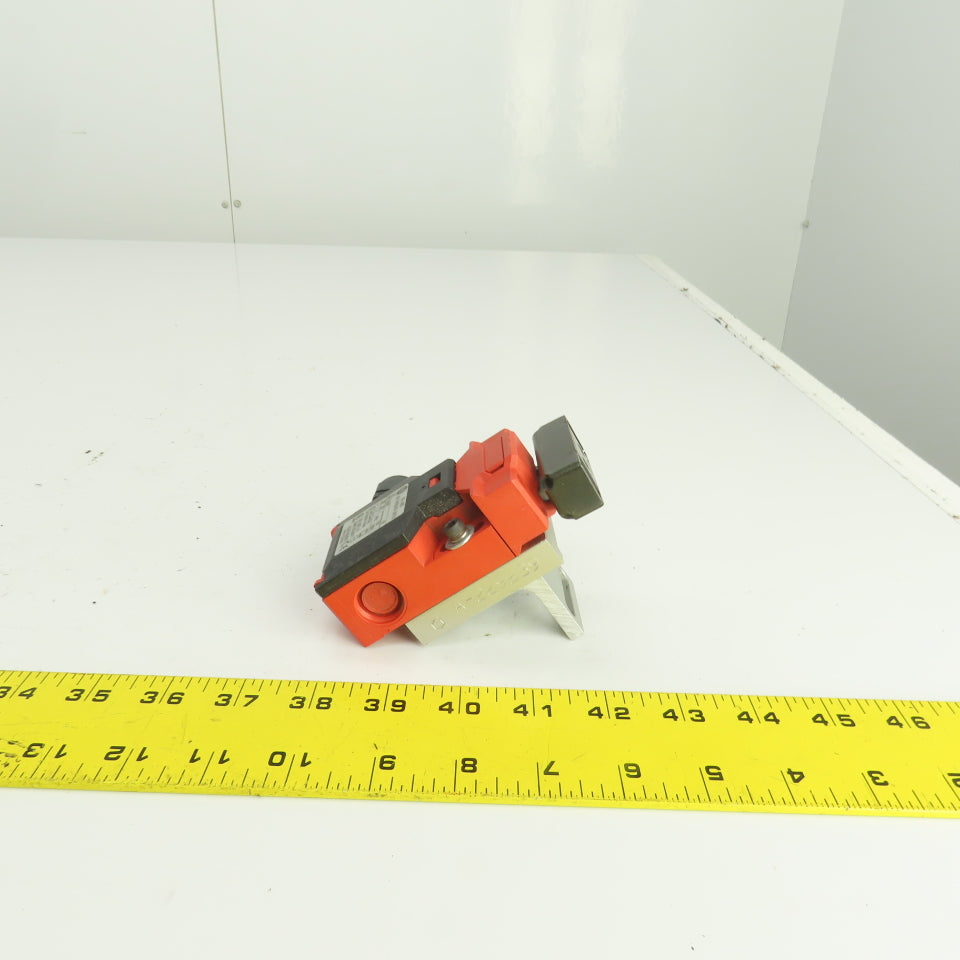 Allen Bradley 802F-S62P2 Ser A Safety Interlock Switch 10A 500V AC W/Key & Mount