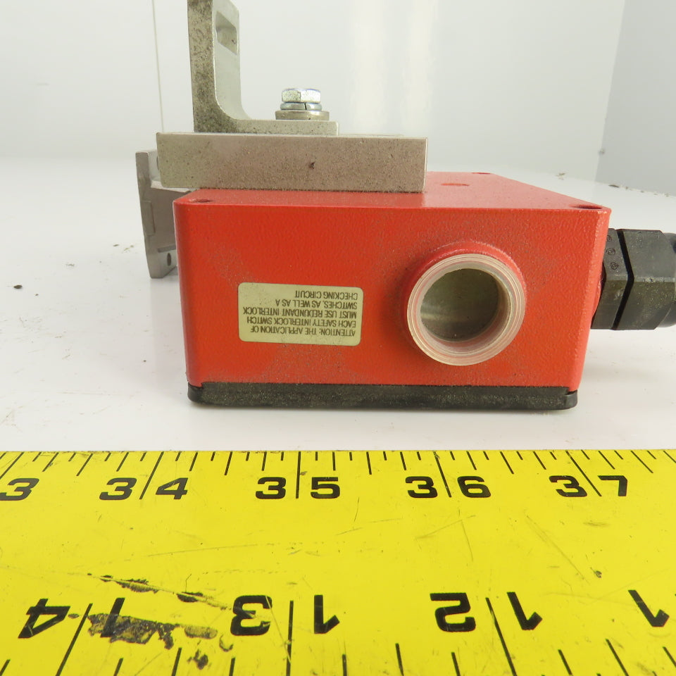 Allen Bradley 802F-TD6SM11 Ser A Safety Interlock Switch 10A 230/250V AC W/Key