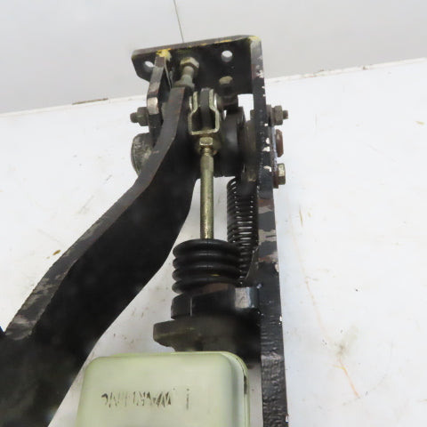 Yale Brake Master Cylinder Assembly From a GLC060TGNUAE084