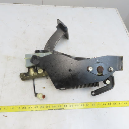 Yale Brake Master Cylinder Assembly From a GLC060TGNUAE084