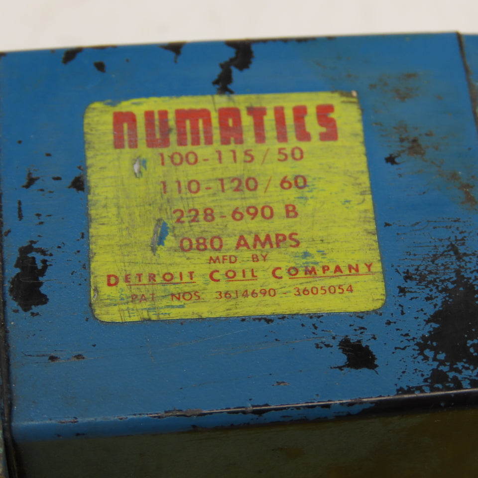 Numatics 152SS600K 5/3 Position Closed Center Pneumatic Solenoid Valve 120V Coil
