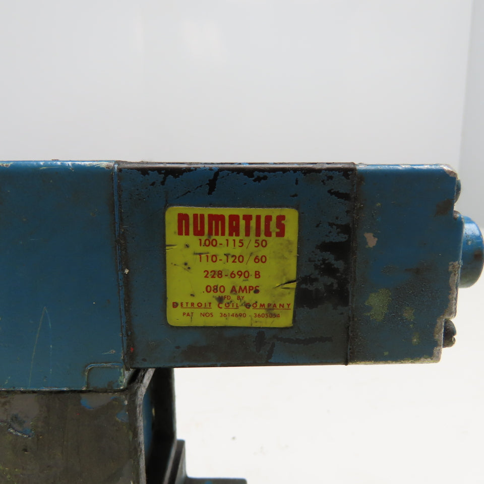 Numatics 152S3400K 4/2 Position Double Solenoid Valve Assembly 120V Coil
