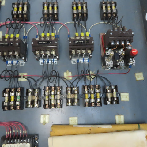 220/440V Line 600V 30A Prewired 4 Motor Control Cabinet W/ Selectors Indicators