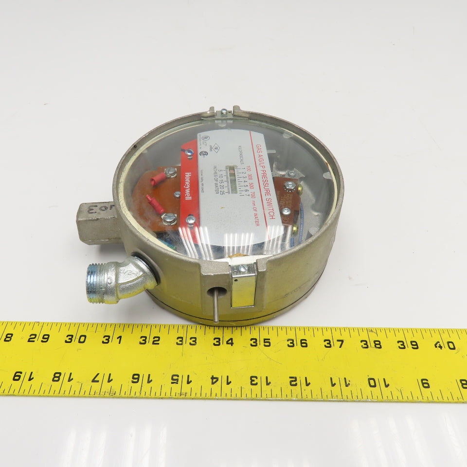 Honeywell C437D2003 120/240V Gas A/G/LP Pressure Switch 1"-26" WC