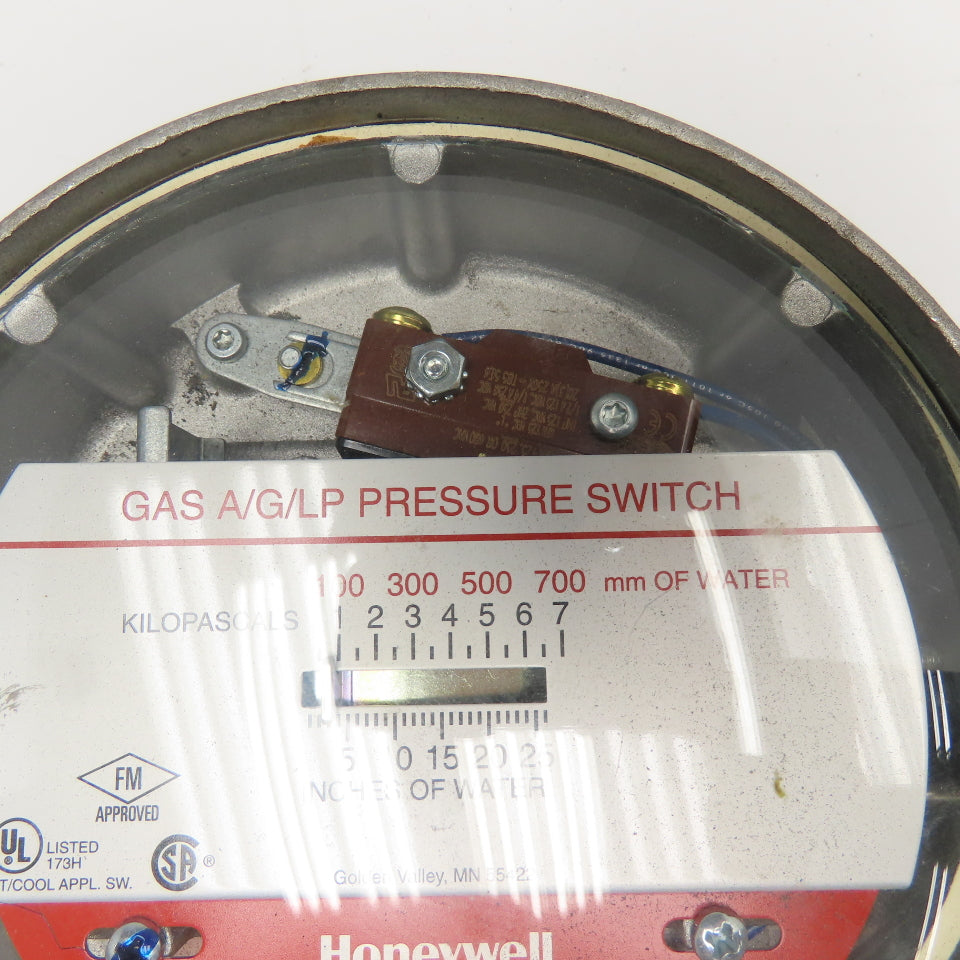 Honeywell C437D2003 120/240V Gas A/G/LP Pressure Switch 1"-26" WC