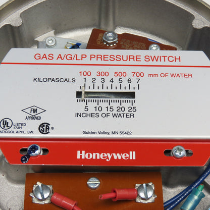 Honeywell C437D2003 120/240V Gas A/G/LP Pressure Switch 1"-26" WC Missing Lens