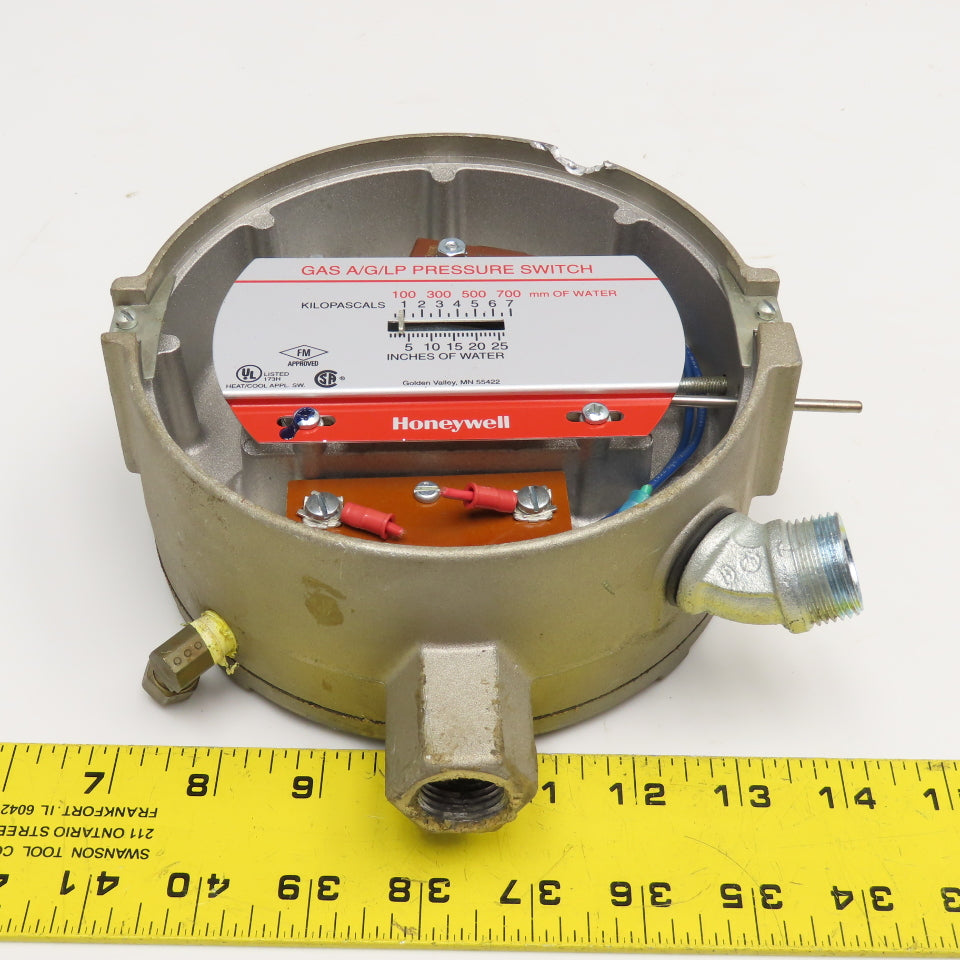 Honeywell C437D2003 120/240V Gas A/G/LP Pressure Switch 1"-26" WC Missing Lens