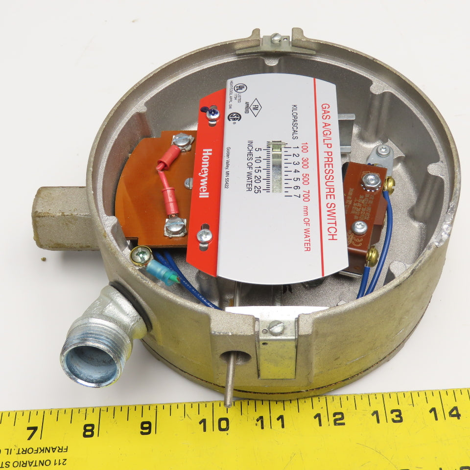 Honeywell C437D2003 120/240V Gas A/G/LP Pressure Switch 1"-26" WC Missing Lens