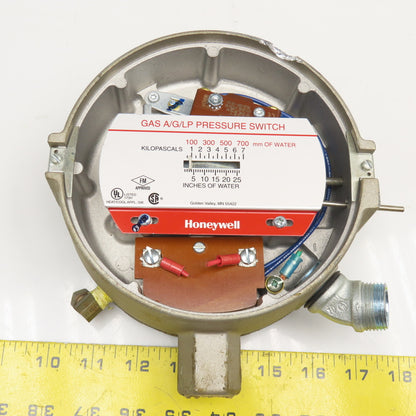 Honeywell C437D2003 120/240V Gas A/G/LP Pressure Switch 1"-26" WC Missing Lens
