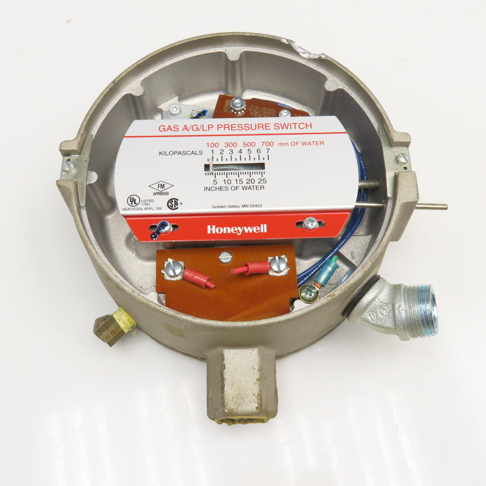 Honeywell C437D2003 120/240V Gas A/G/LP Pressure Switch 1"-26" WC Missing Lens