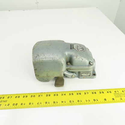 Allen Bradley 805-ASR4 Ser D Bulletin 805 Foot Pedal Operator Switch 600V