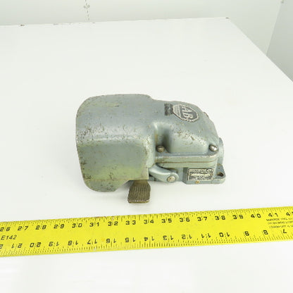 Allen Bradley 805-ASR4 Ser D Bulletin 805 Foot Pedal Operator Switch 600V