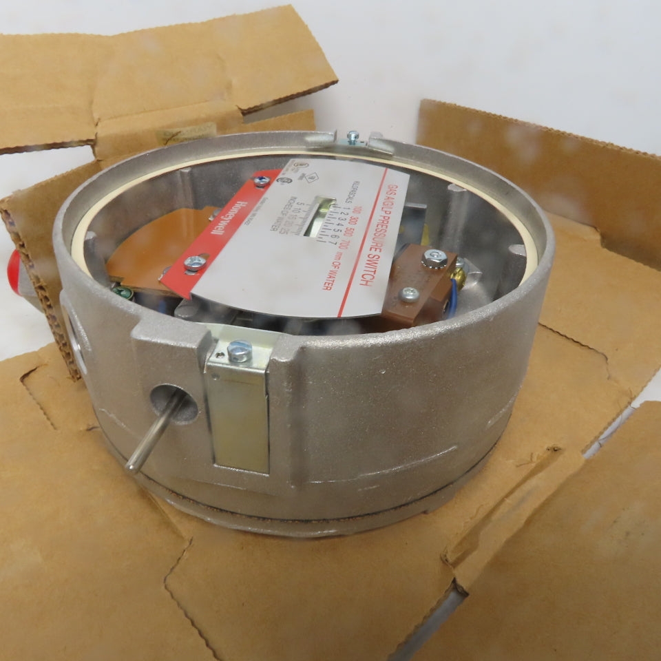 Honeywell C437E 2002 Gas A/G/LP Pressure Switch W/Manual Reset Part or Repair